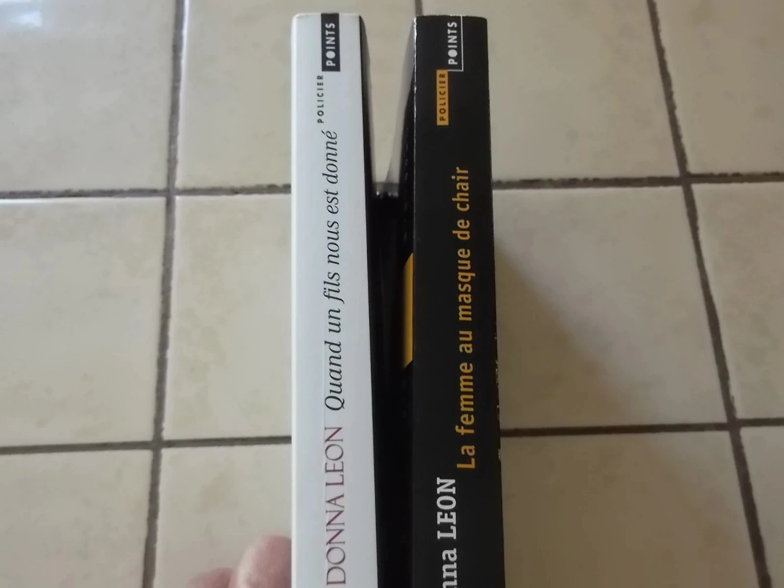 Donna Leon Books – photo 2